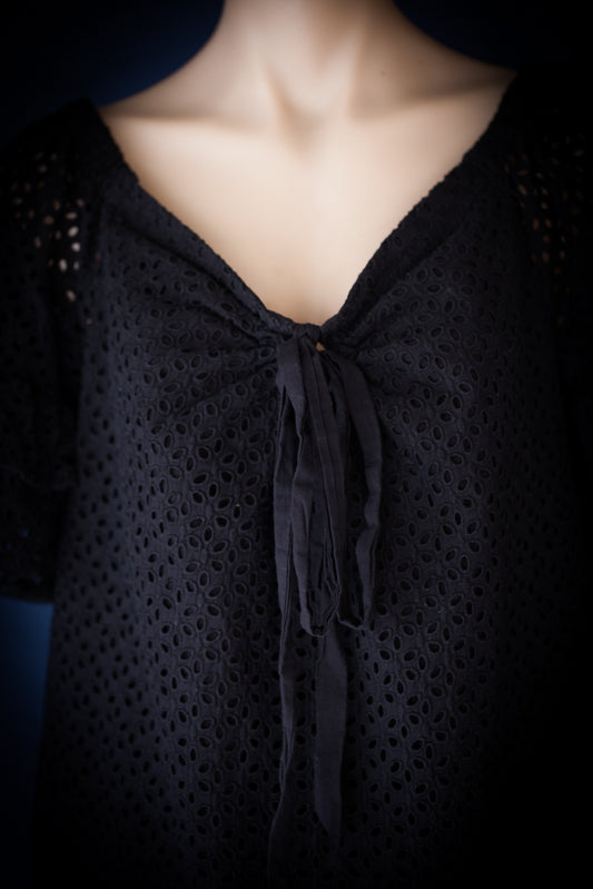 seed heritage black preloved top.  The fabric is gorgeous broderie anglaise, in a size XL.